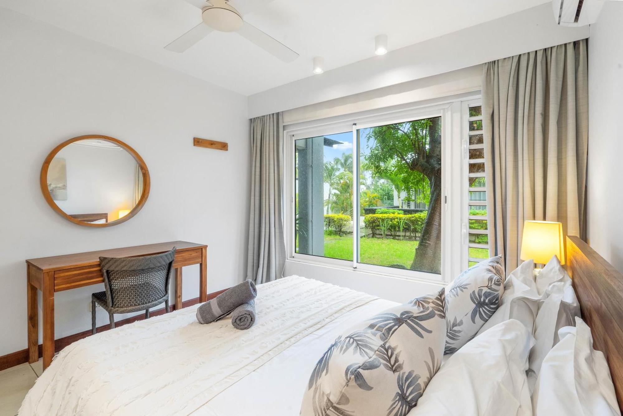 Kanope Bay - Holiday Beachfront Apartments Pointe aux Biches Exteriör bild