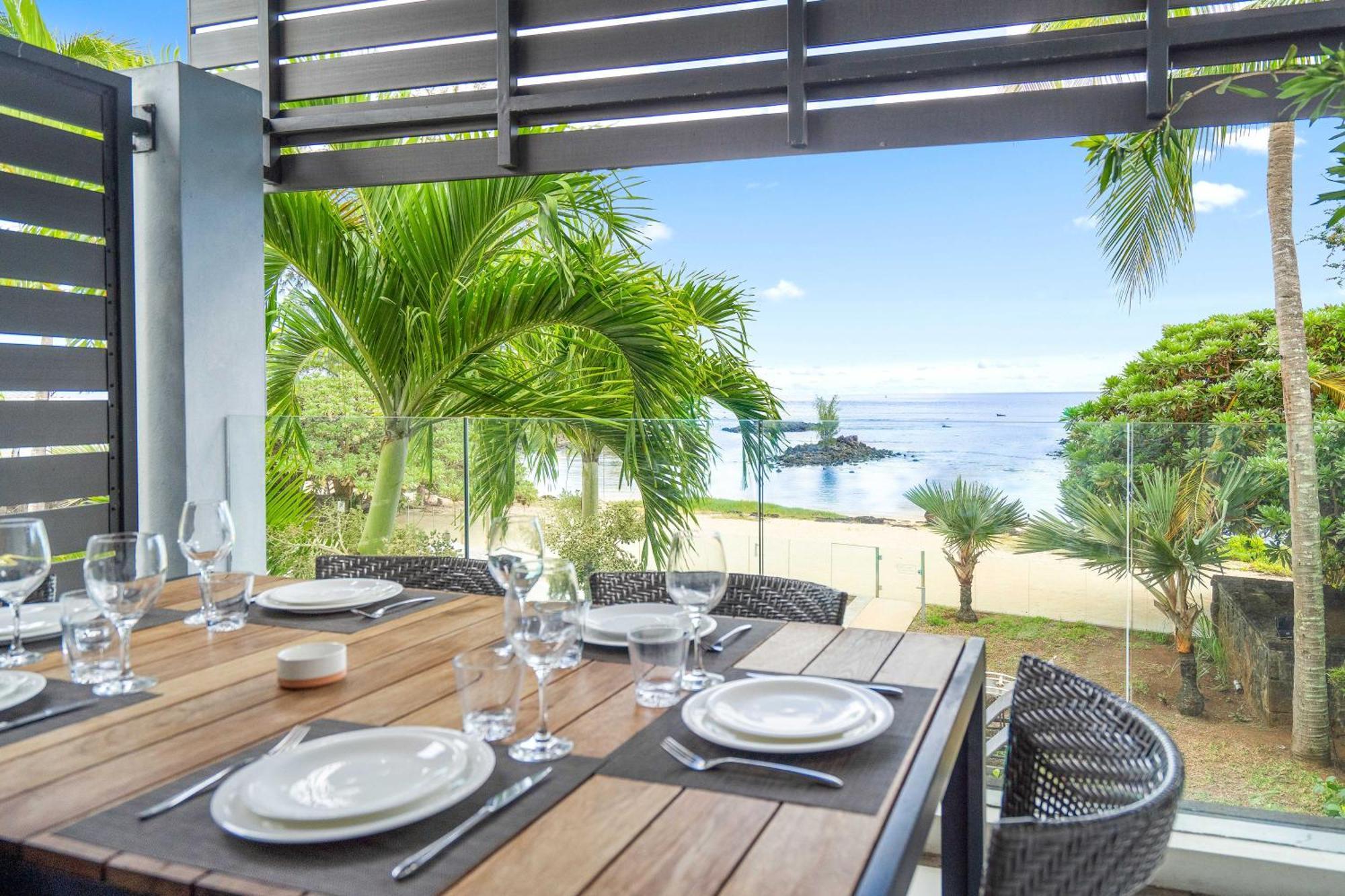 Kanope Bay - Holiday Beachfront Apartments Pointe aux Biches Exteriör bild
