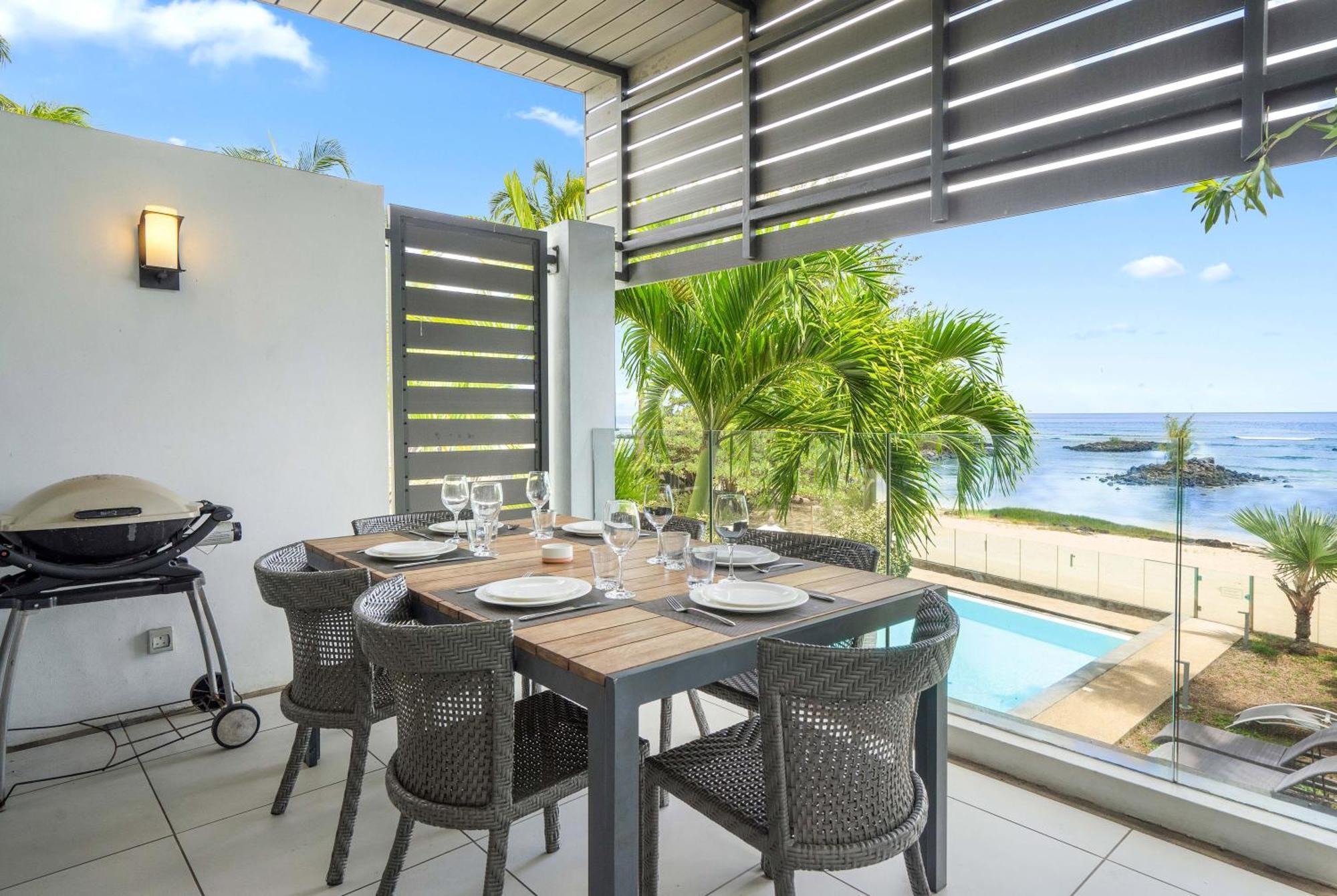 Kanope Bay - Holiday Beachfront Apartments Pointe aux Biches Exteriör bild