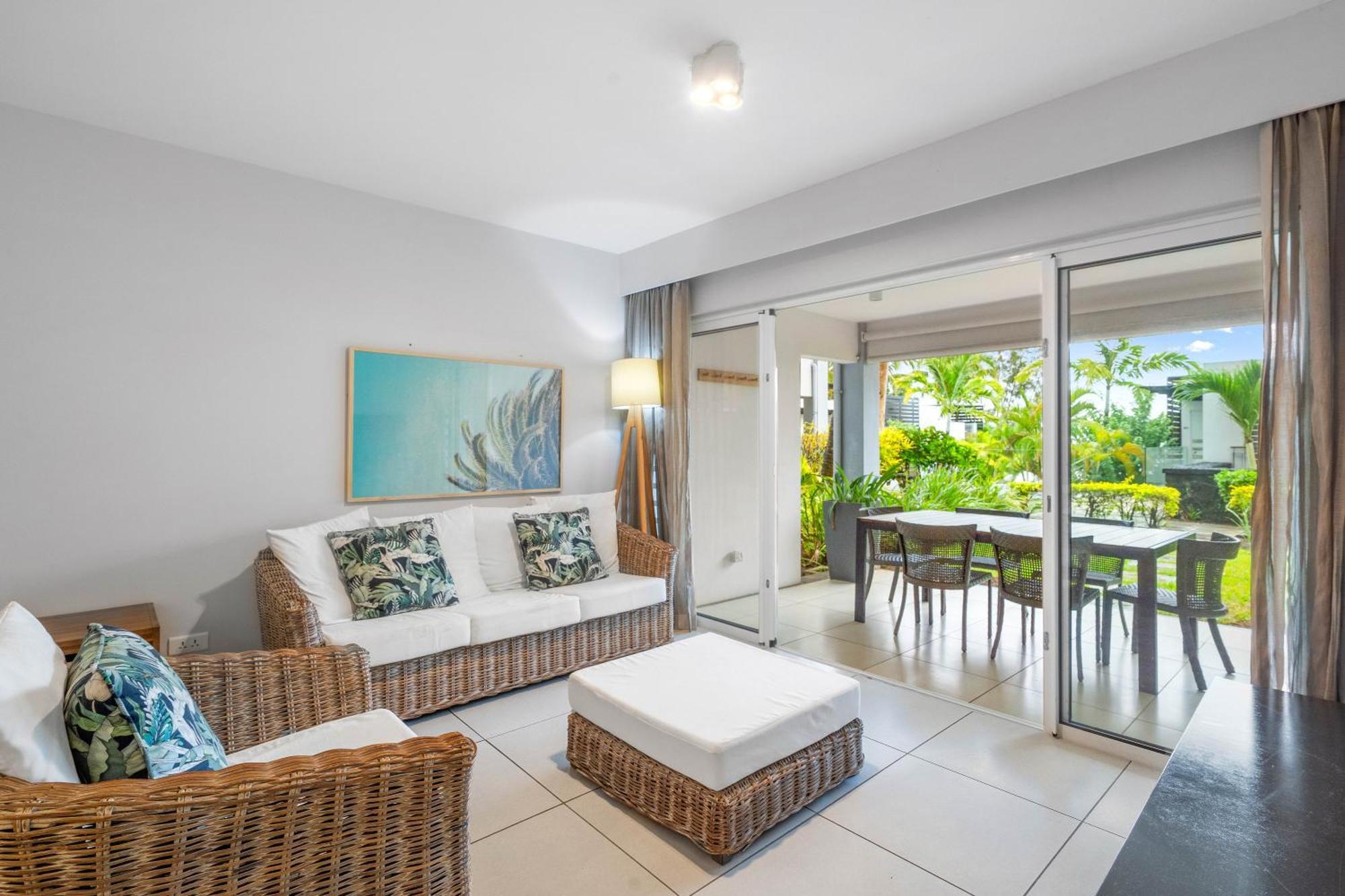 Kanope Bay - Holiday Beachfront Apartments Pointe aux Biches Exteriör bild