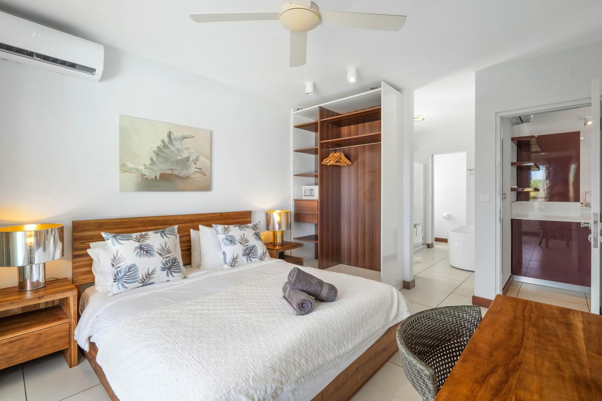 Kanope Bay - Holiday Beachfront Apartments Pointe aux Biches Exteriör bild