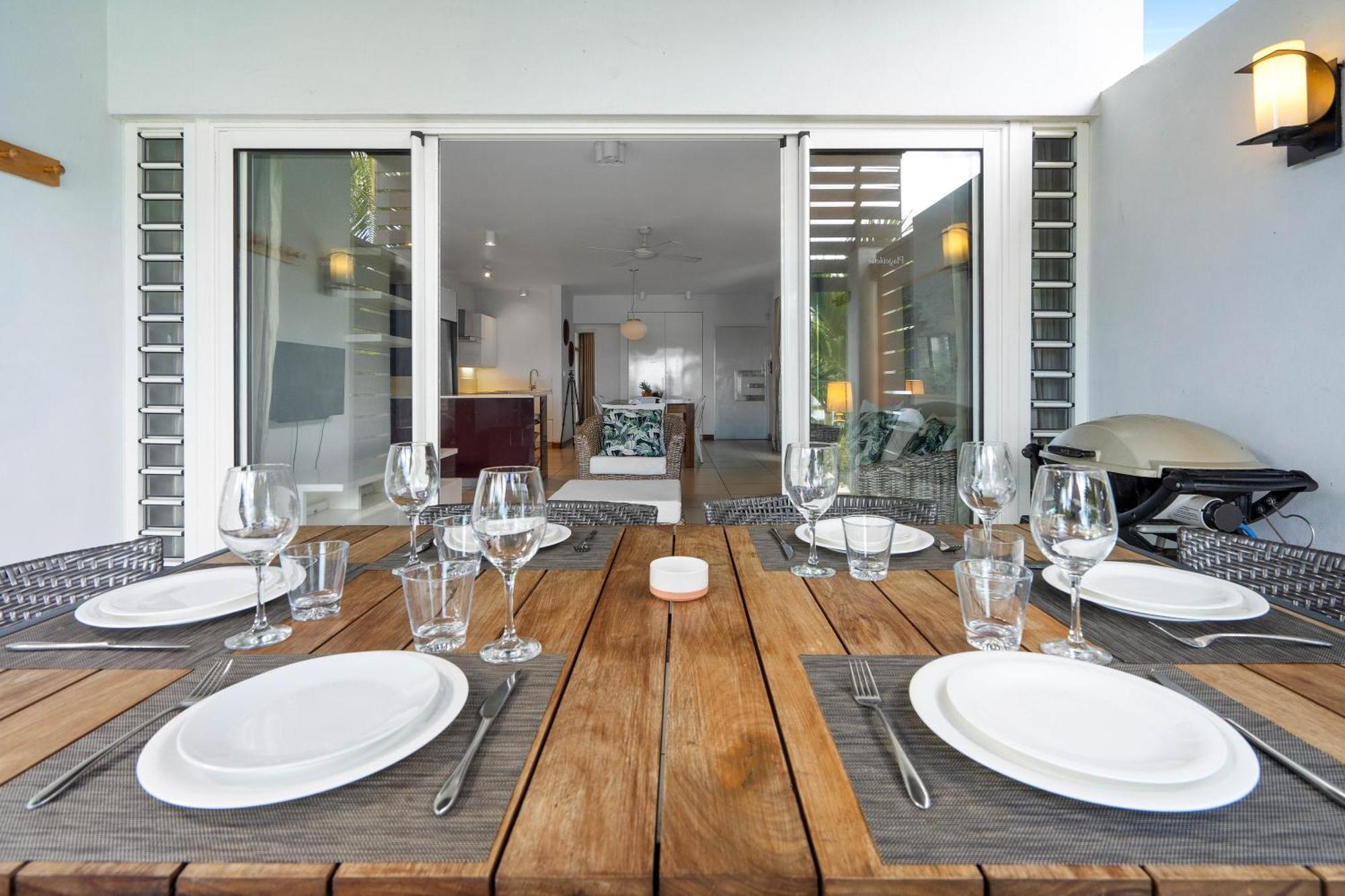 Kanope Bay - Holiday Beachfront Apartments Pointe aux Biches Exteriör bild